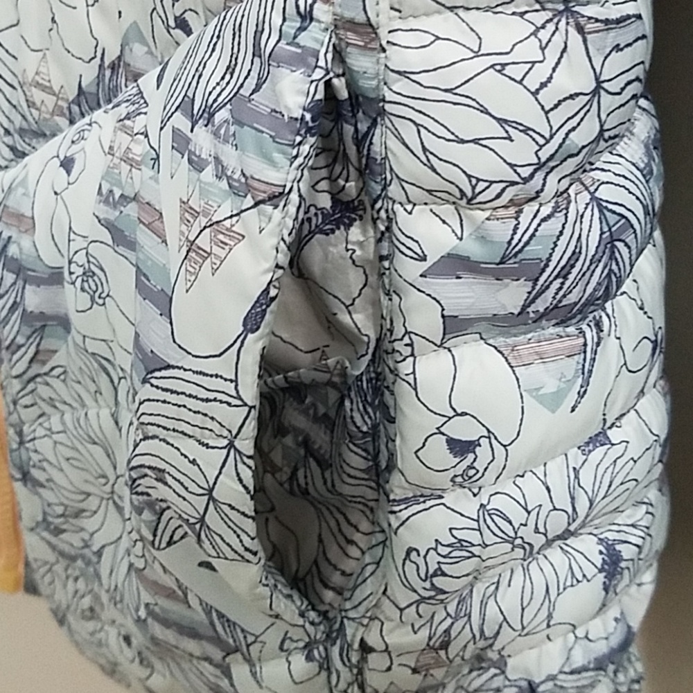 XDONATEDX Reversible super thin puffer! - Picture 6 of 6